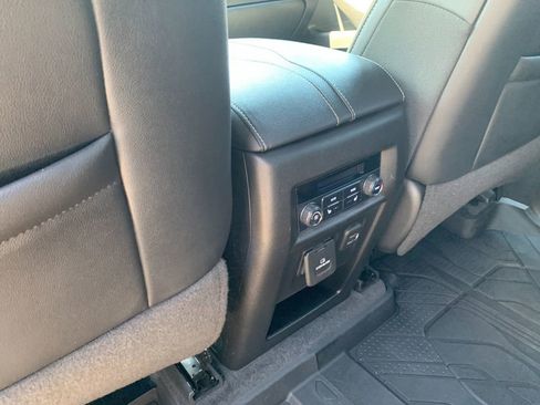 Used 2022 Chevrolet Traverse Premier w/ Redline Edition image 15