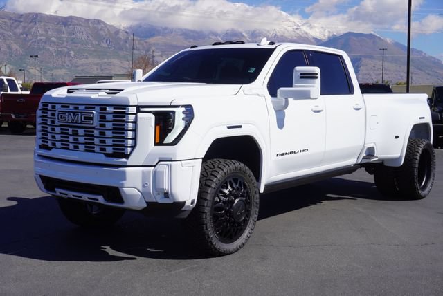 Used 2026 GMC Sierra 3500 Denali Ultimate AWD/4WD image 1