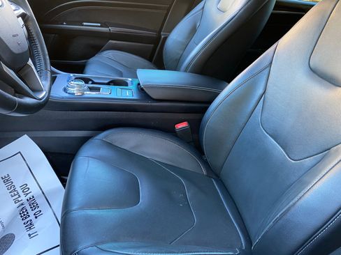 Used 2019 Ford Fusion Energi Titanium image 21