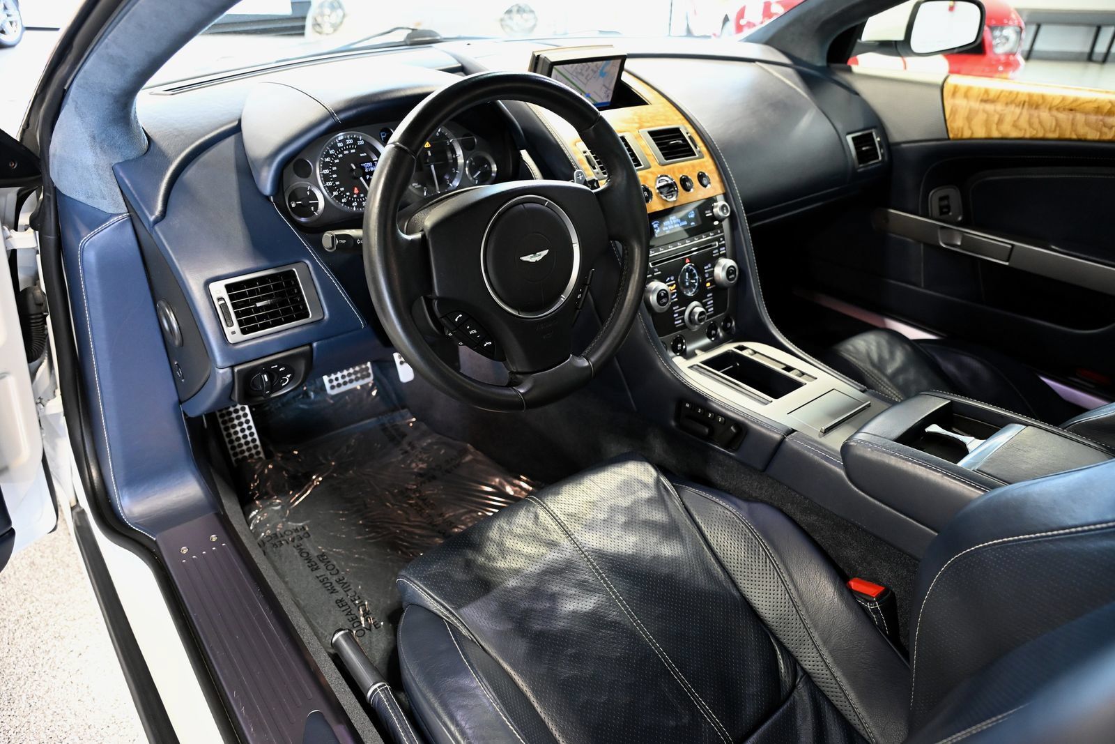 Used 2009 Aston Martin DB9 Coupe RWD image 28
