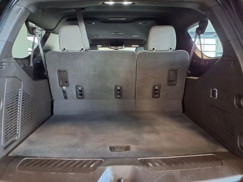 Used 2021 GMC Yukon XL SLT AWD/4WD image 6