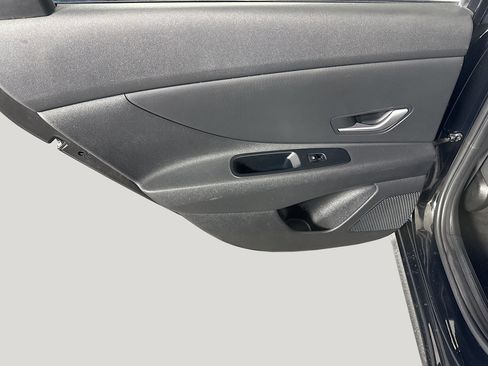 Used 2021 Hyundai Elantra SEL image 26