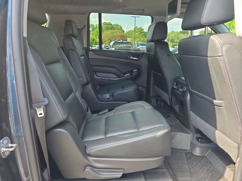 Used 2019 GMC Yukon XL SLT w/ Premium Edition AWD/4WD image 17
