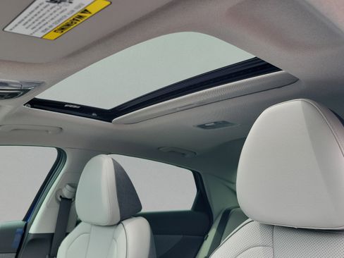 Certified 2025 Hyundai Elantra Limited FWD image 33