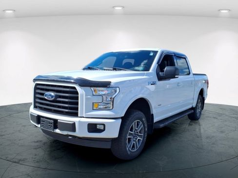 Used 2017 Ford F150 XLT w/ Equipment Group 302A Luxury AWD/4WD image 5
