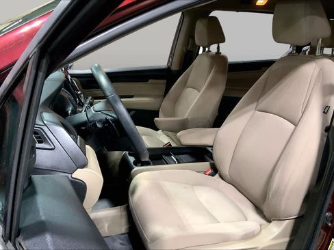 Used 2018 Honda Odyssey EX image 8