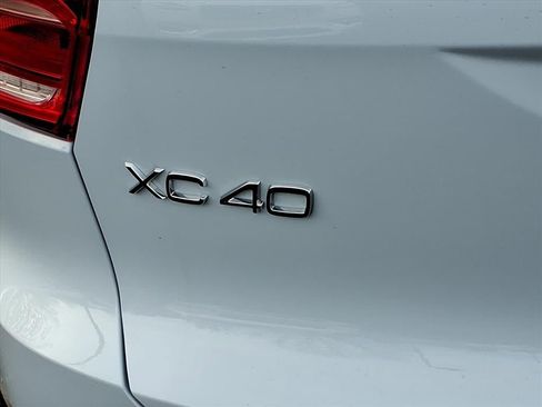 New 2026 Volvo XC40 B4 Plus w/ Climate Package image 5