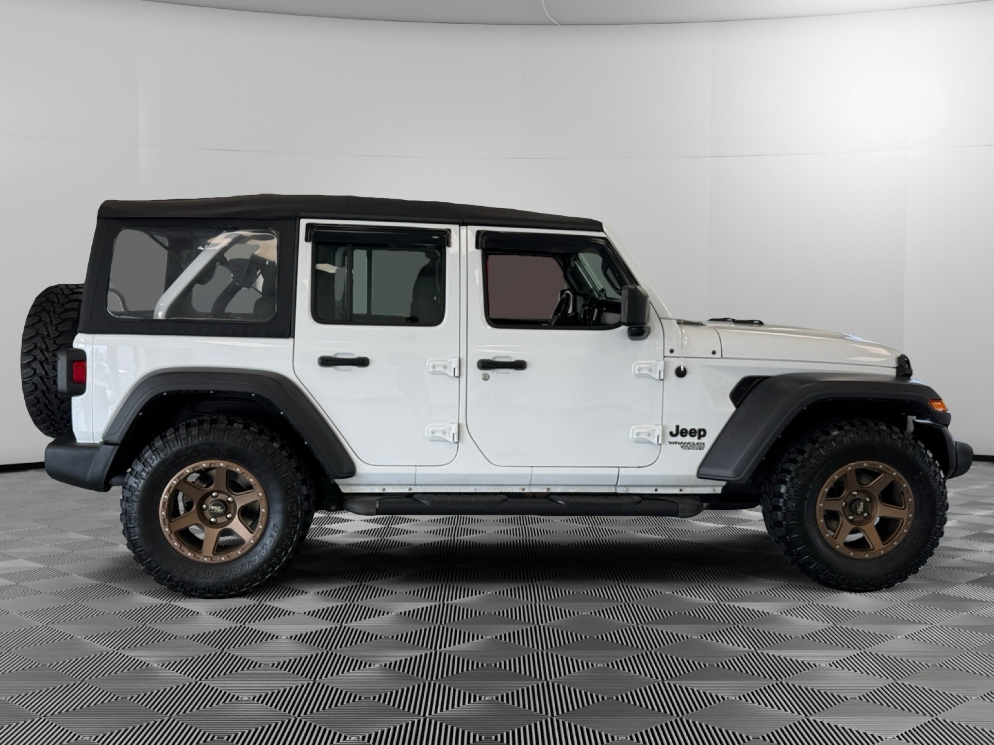 Used 2021 Jeep Wrangler Unlimited Sport AWD/4WD image 9