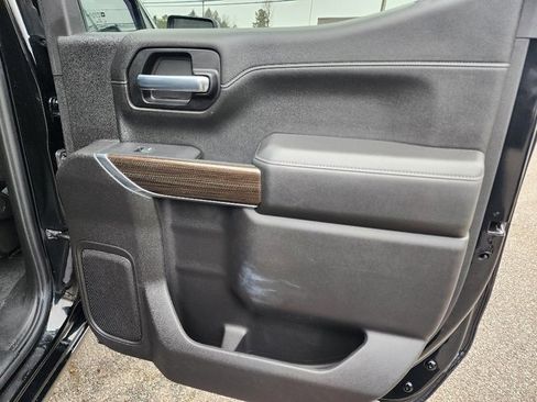 Used 2021 Chevrolet Silverado 1500 LT Trail Boss w/ Convenience Package II image 16