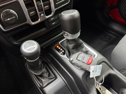 Used 2021 Jeep Gladiator Sport image 31