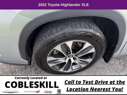 Used 2022 Toyota Highlander XLE AWD/4WD image 10