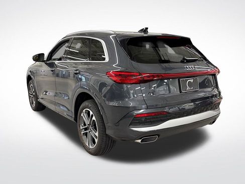 Used 2025 Audi Q5 Premium Plus w/ Premium Plus image 3