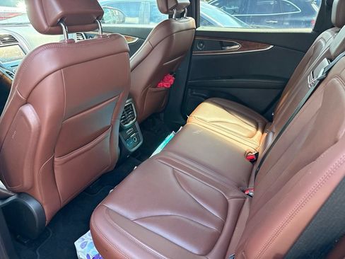 Used 2019 Lincoln Nautilus Reserve AWD/4WD image 6