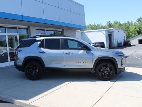New 2026 Chevrolet Equinox LT w/ Midnight Edition FWD image 3