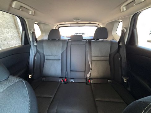 Used 2025 Nissan Rogue SV FWD image 40