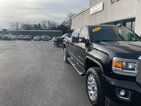 Used 2016 GMC Sierra 2500 Denali w/ Duramax Plus Package image 2