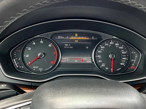 Used 2021 Audi Q5 Premium image 24