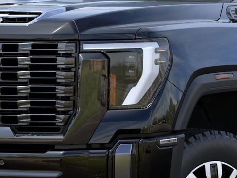 New 2025 GMC Sierra 2500 Denali Ultimate image 11