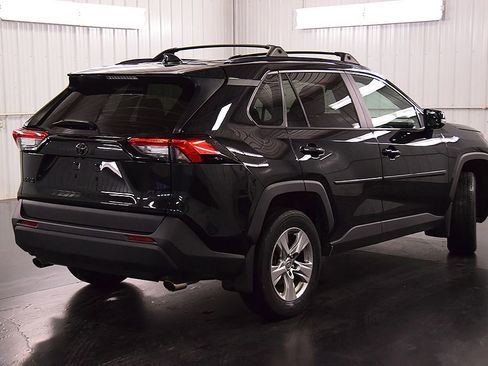 Used 2022 Toyota RAV4 XLE AWD/4WD image 7