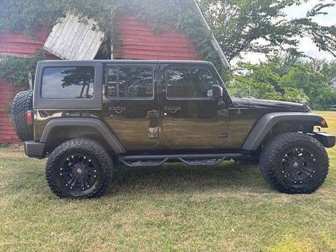 Used 2017 Jeep Wrangler Unlimited Sport AWD/4WD image 1