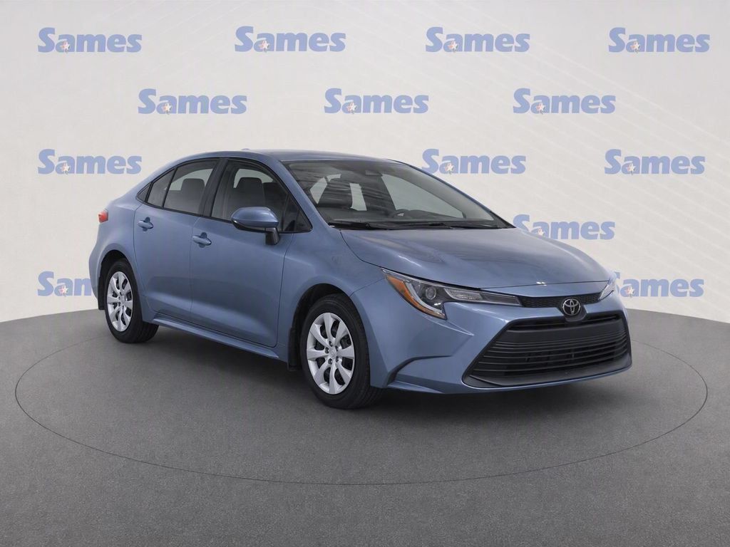 Used 2025 Toyota Corolla LE FWD image 1