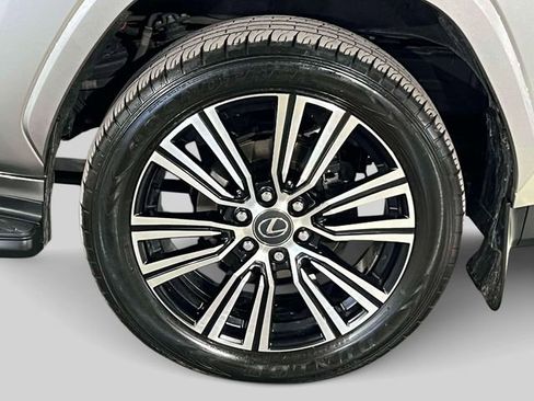 Certified 2024 Lexus LX 600 4WD w/ Appearance Package image 10