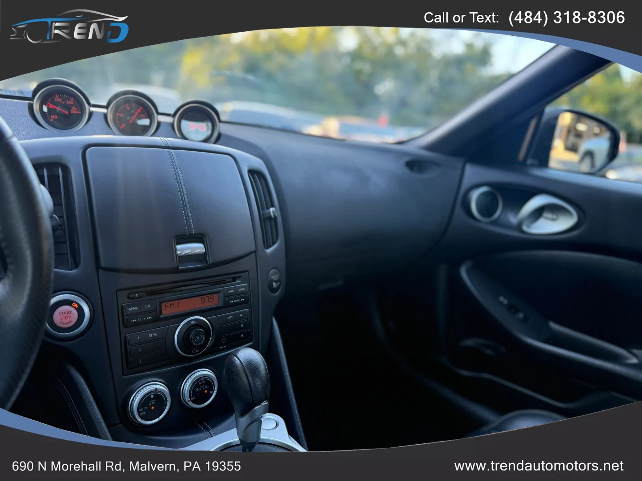 Used 2011 Nissan 370Z Coupe RWD image 22