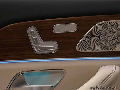 Used 2023 Mercedes-Benz GLS 450 4MATIC image 32