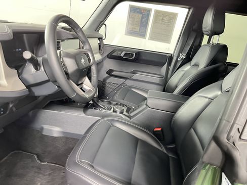 Used 2025 Ford Bronco Outer Banks image 10