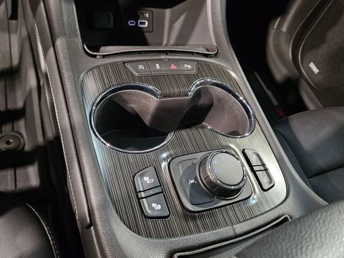 Used 2021 GMC Acadia SLT w/ Elevation Edition image 34