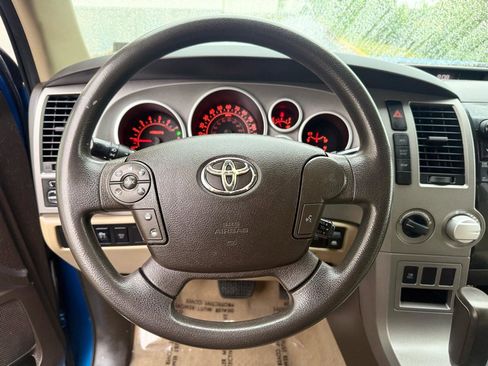 Used 2010 Toyota Tundra 4x4 CrewMax image 34
