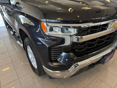 Used 2022 Chevrolet Silverado 1500 LT w/ Protection Package AWD/4WD image 10