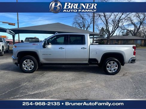 Used 2023 Chevrolet Silverado 2500 LTZ w/ LTZ Premium Package image 10
