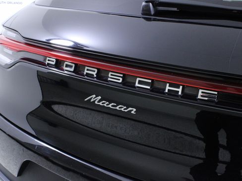 Used 2020 Porsche Macan image 9