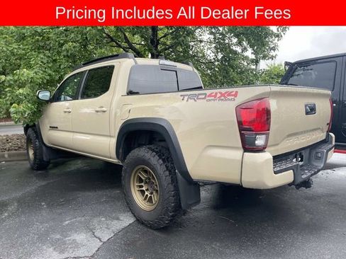 Used 2018 Toyota Tacoma TRD Off-Road AWD/4WD image 2