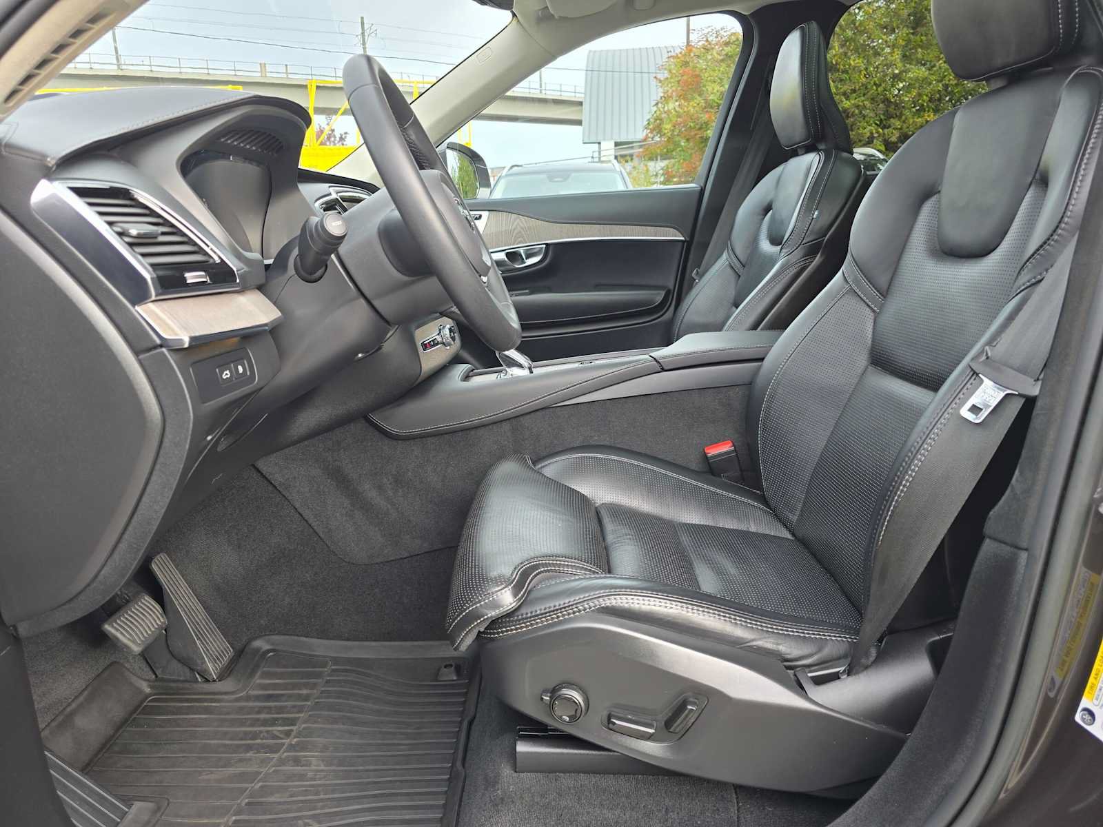 Used 2023 Volvo XC90 T8 Ultimate AWD/4WD image 20