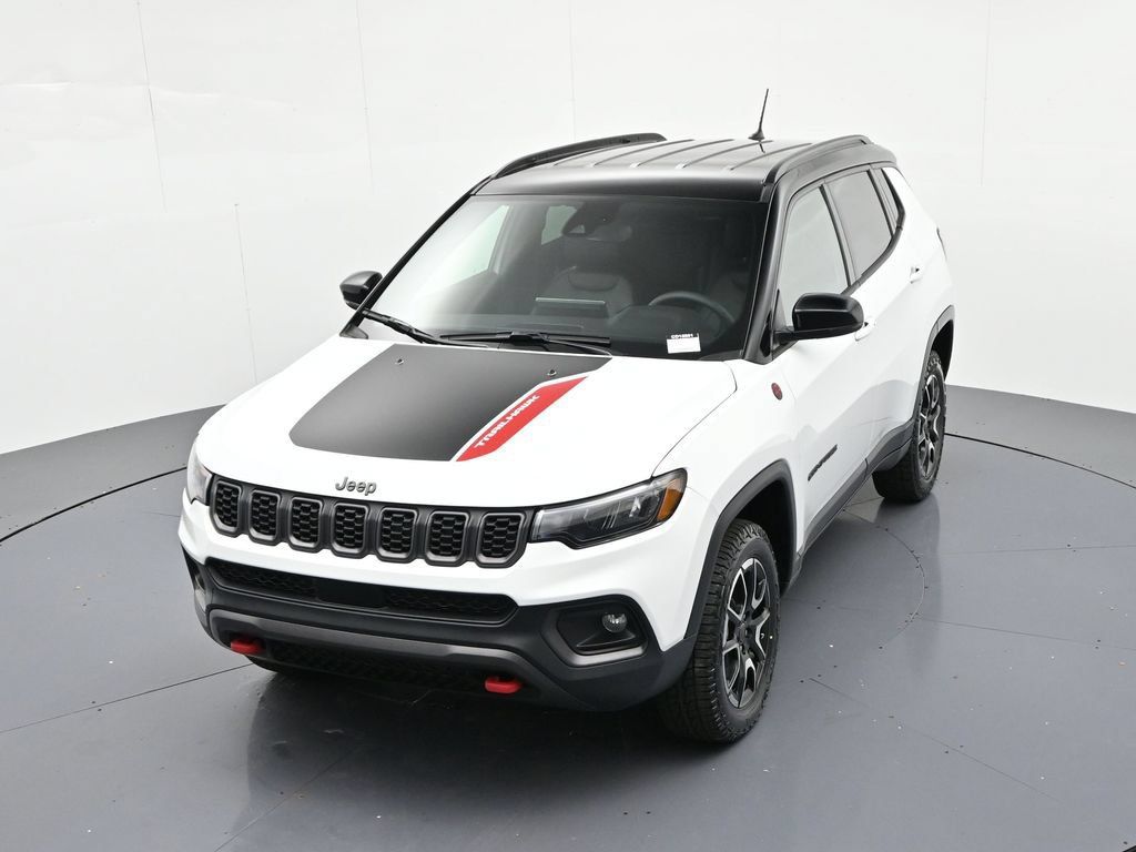 Used 2025 Jeep Compass Trailhawk AWD/4WD image 16