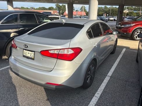 Used 2015 Kia Forte LX FWD image 2