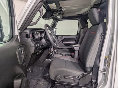 Used 2026 Jeep Wrangler Unlimited Rubicon AWD/4WD image 14