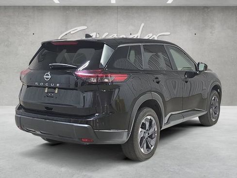 Used 2025 Nissan Rogue SV image 16