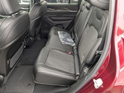 New 2026 Jeep Grand Cherokee Laredo image 27