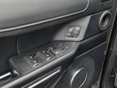 Used 2021 Ford Expedition XLT image 9