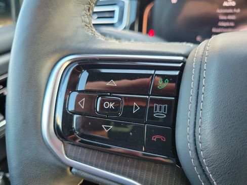 Used 2025 Jeep Grand Wagoneer Series II Obsidian w/ Quick Order Packagew 28T AWD/4WD image 18