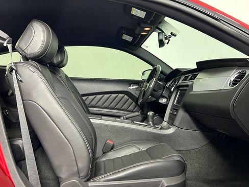 Used 2013 Ford Mustang GT Premium w/ Electronics Pkg RWD image 10