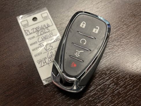 Used 2023 Chevrolet Traverse RS image 29