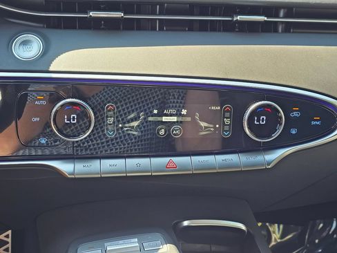 Certified 2025 Genesis GV70 3.5T Sport w/ Sport Prestige Package AWD/4WD image 16