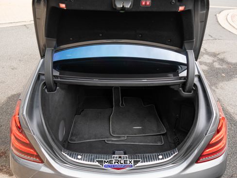 Used 2018 Mercedes-Benz S 560 4MATIC Sedan w/ Premium Package image 56