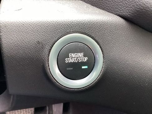 Used 2023 GMC Terrain SLE w/ Driver Convenience Package image 33