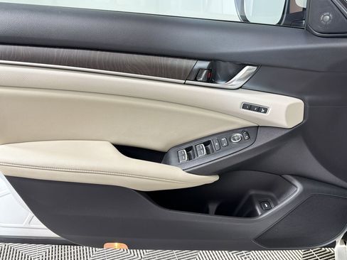 Used 2020 Honda Accord Touring image 9