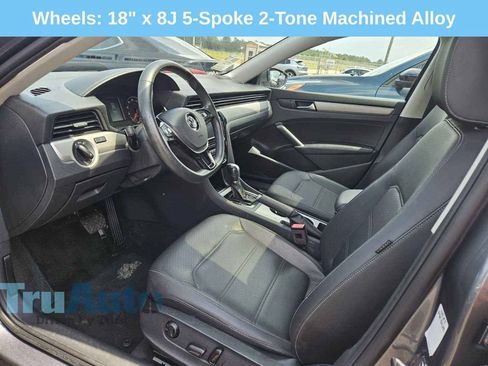 Used 2021 Volkswagen Passat 2.0T SE FWD image 5